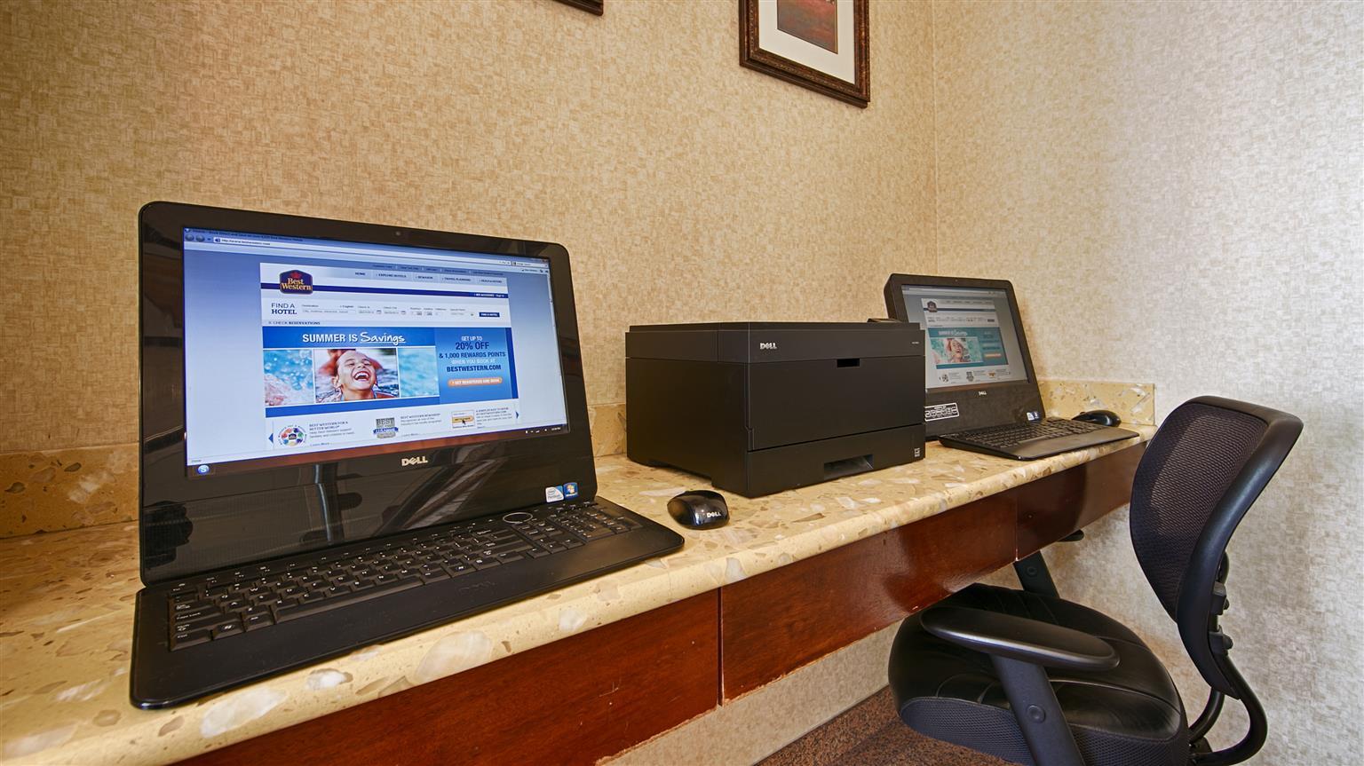 Best Western PLUS Arena Hotel New York Exterior foto