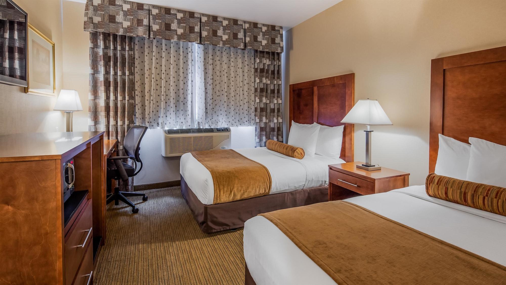 Best Western PLUS Arena Hotel New York Exterior foto