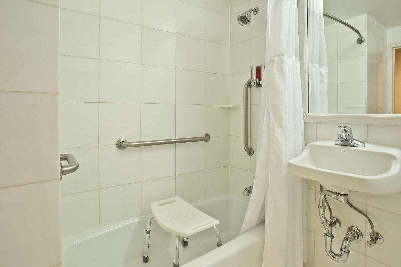 Best Western PLUS Arena Hotel New York Exterior foto